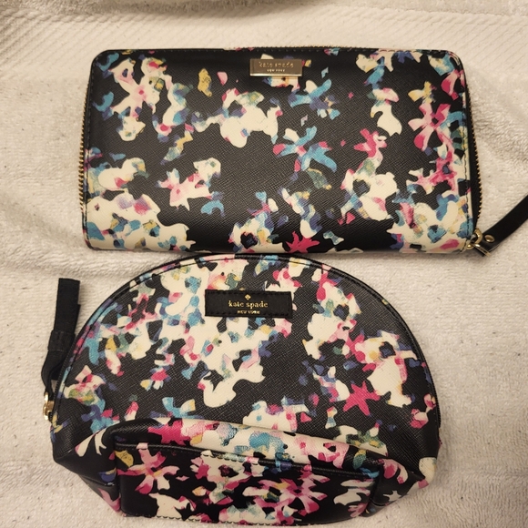 Kate Spade 4 pc set, tote, Zip around wallet, name up bag and scarf - Picture 3 of 6